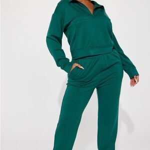 Hunter Green Two-Piece Pullover Set with Relaxed Fit